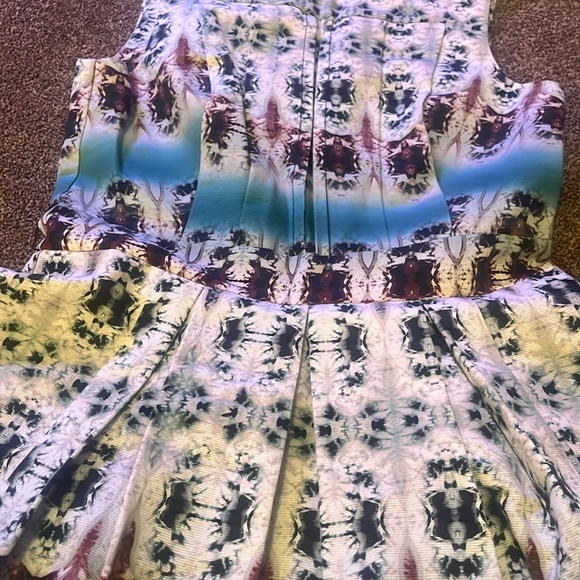 Cue dress with pockets. Size 10. In great condition. - Picture 2 of 6